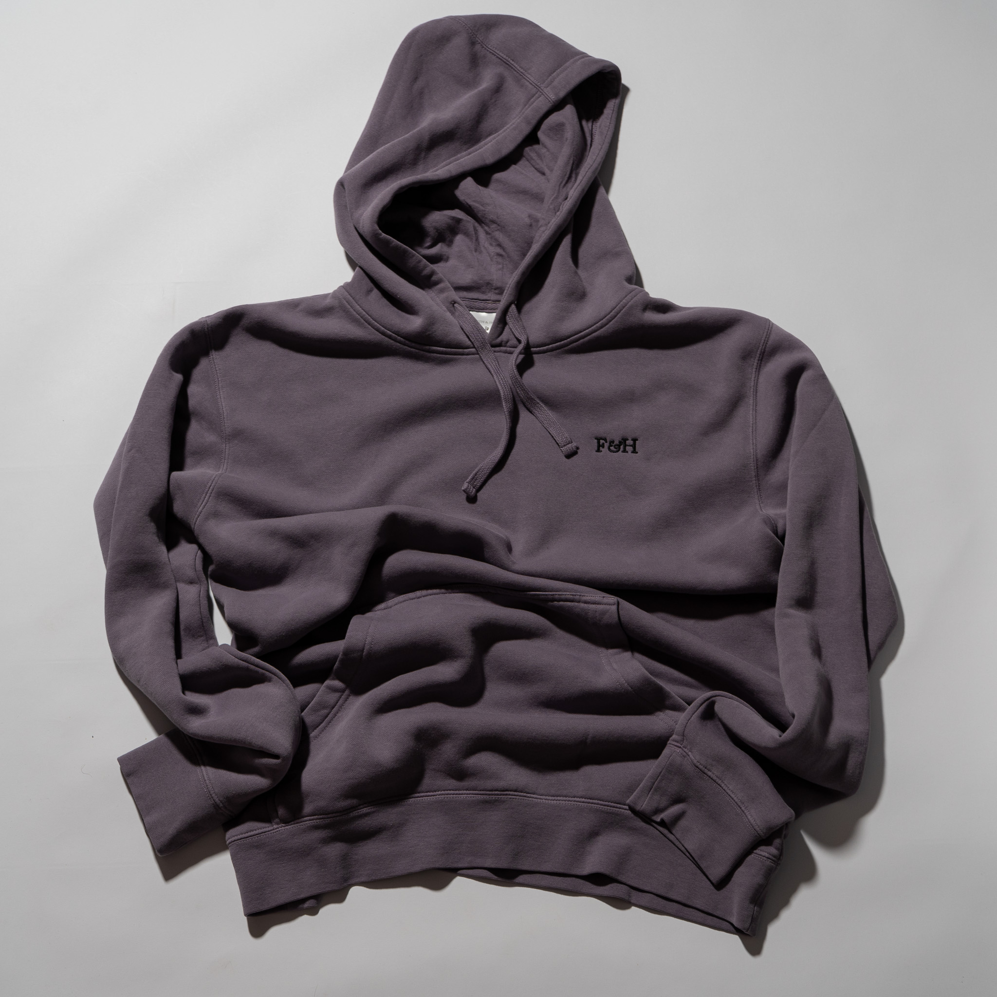 The Midweight Hoodie thumbnail 2